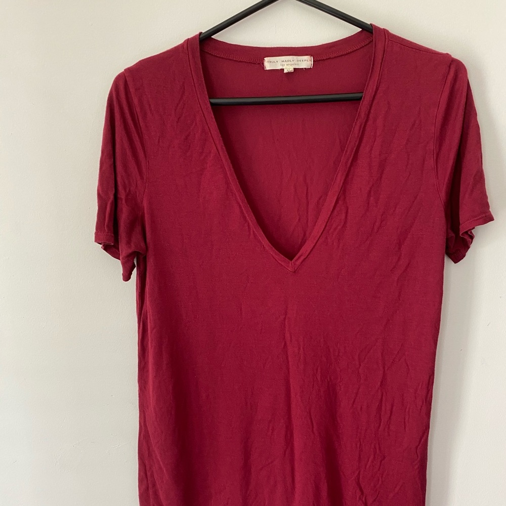 Size M truly madly deeply v neck tee shirt